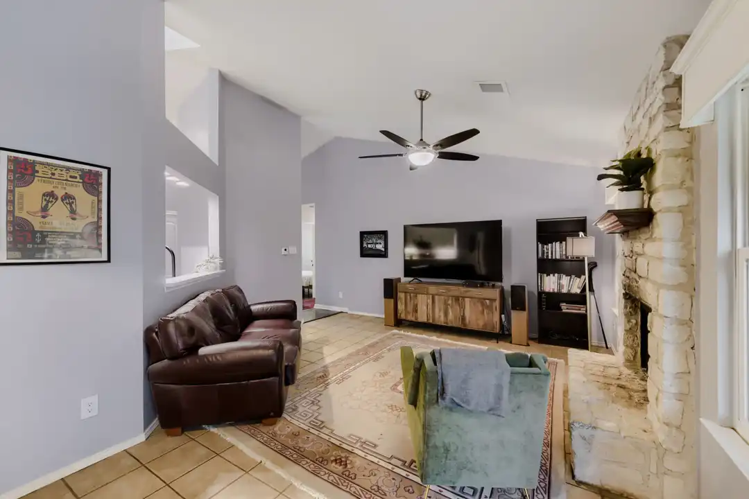 8804 United Kingdom Dr - View 6