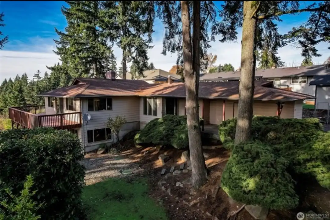 4422 108th Ave E - View 2