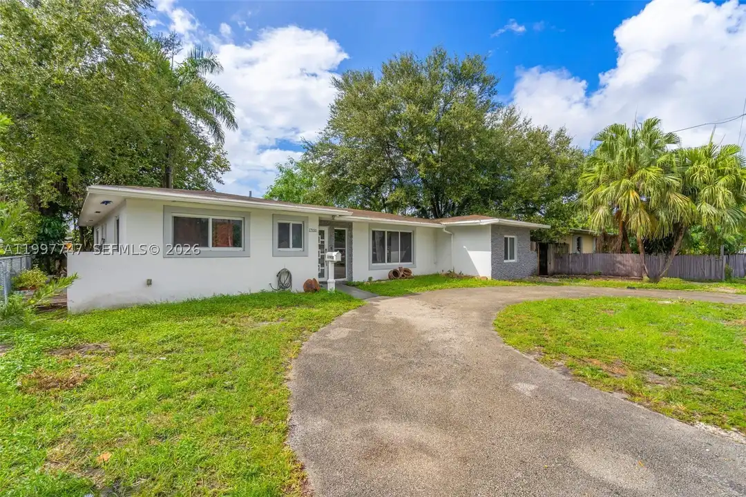 House in Miami - View 2