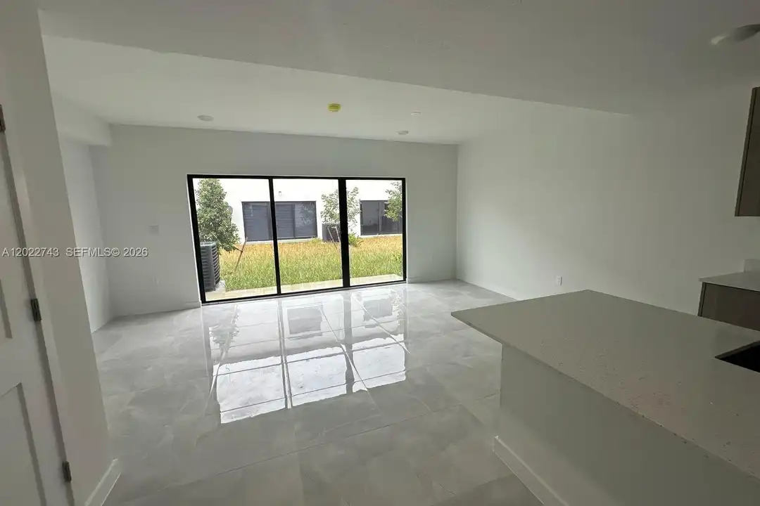 1310 NW 5th St #1310 - View 2