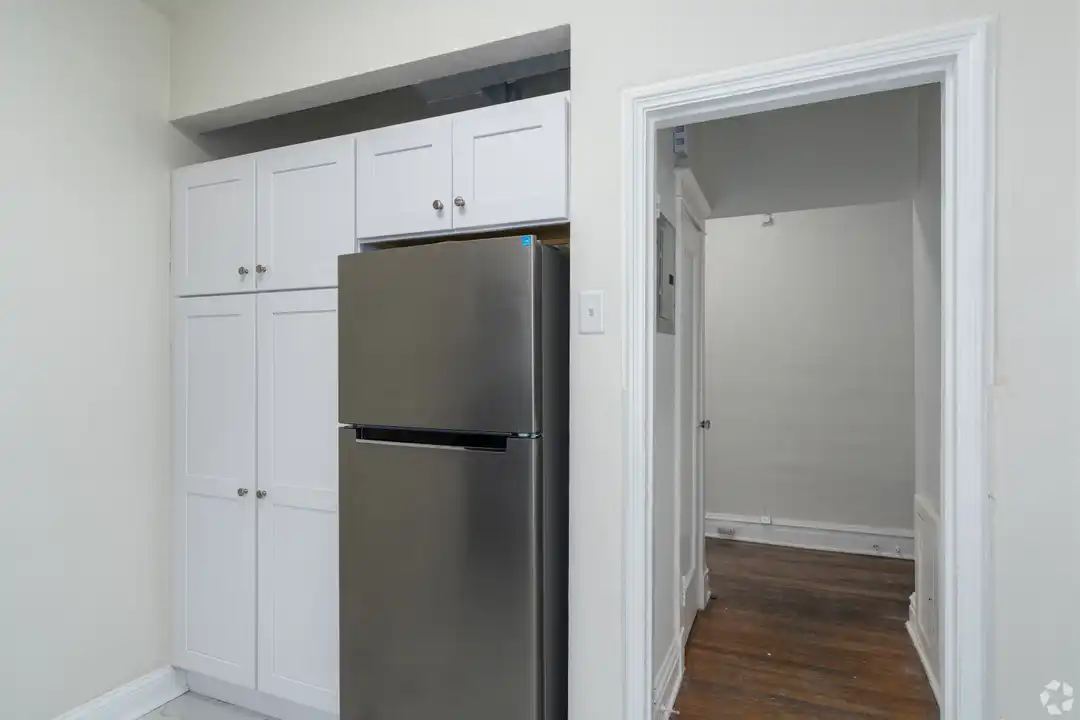 6300 N Rosebury Ave unit 1N – photo 1 of 9