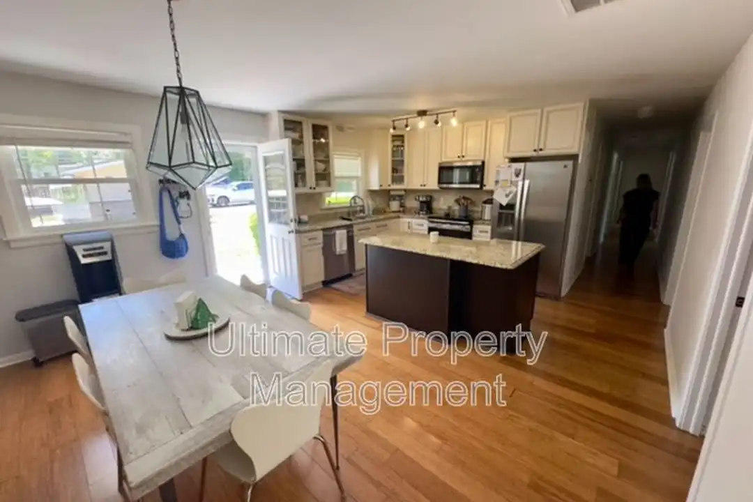 6300 Towles Rd - View 6