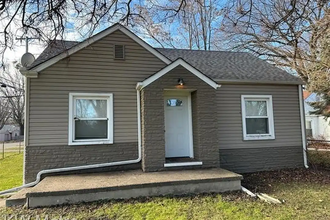 21503 Collingham Ave – photo 1