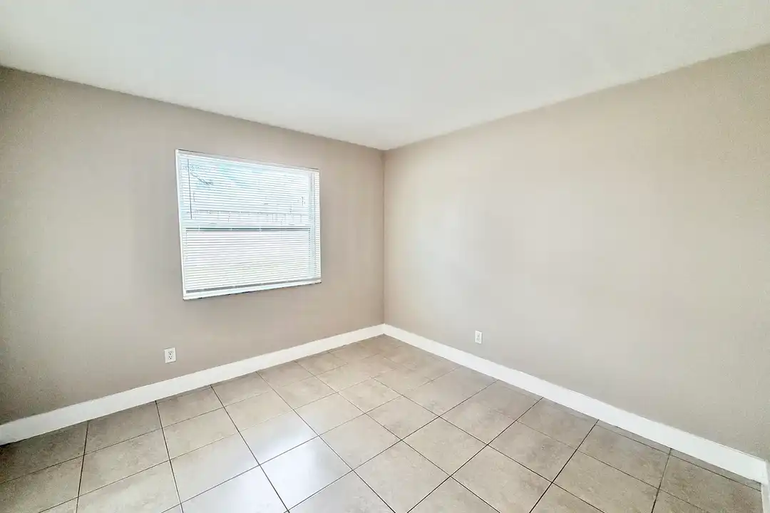 Sunshine Apartments - View 5
