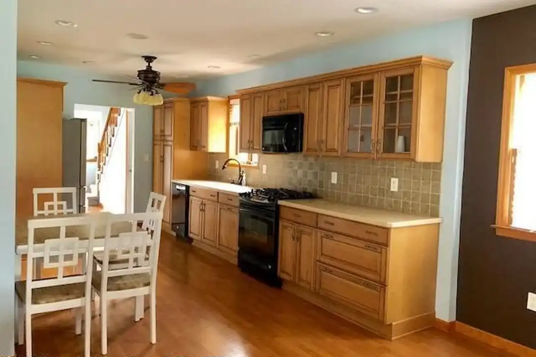 223 Lewis St - View 4