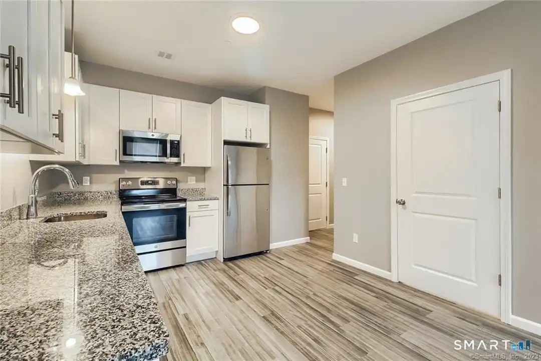 9 Steele Blvd #306 – photo 1 of 20