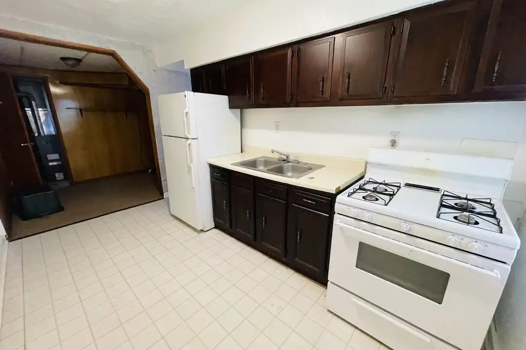 335 Hemlock Dr unit . – photo 1 of 4