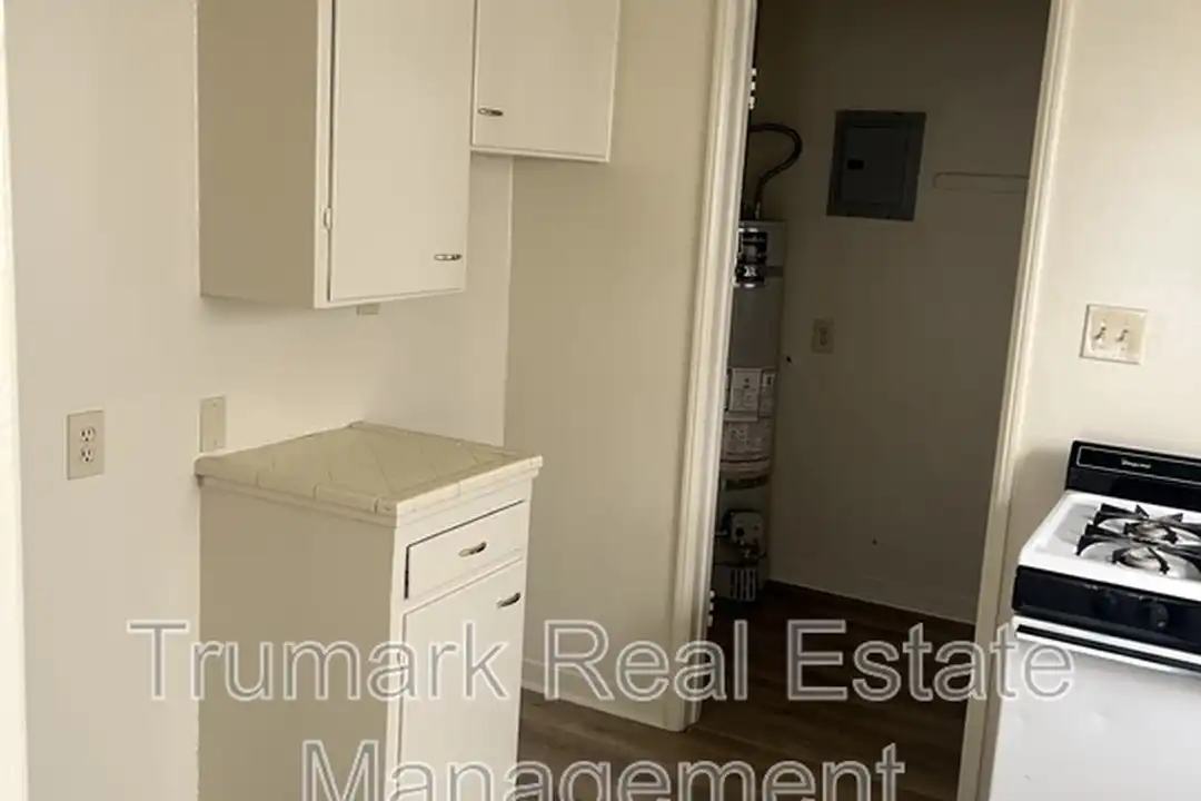 1451 E Broadway unit B - View 4