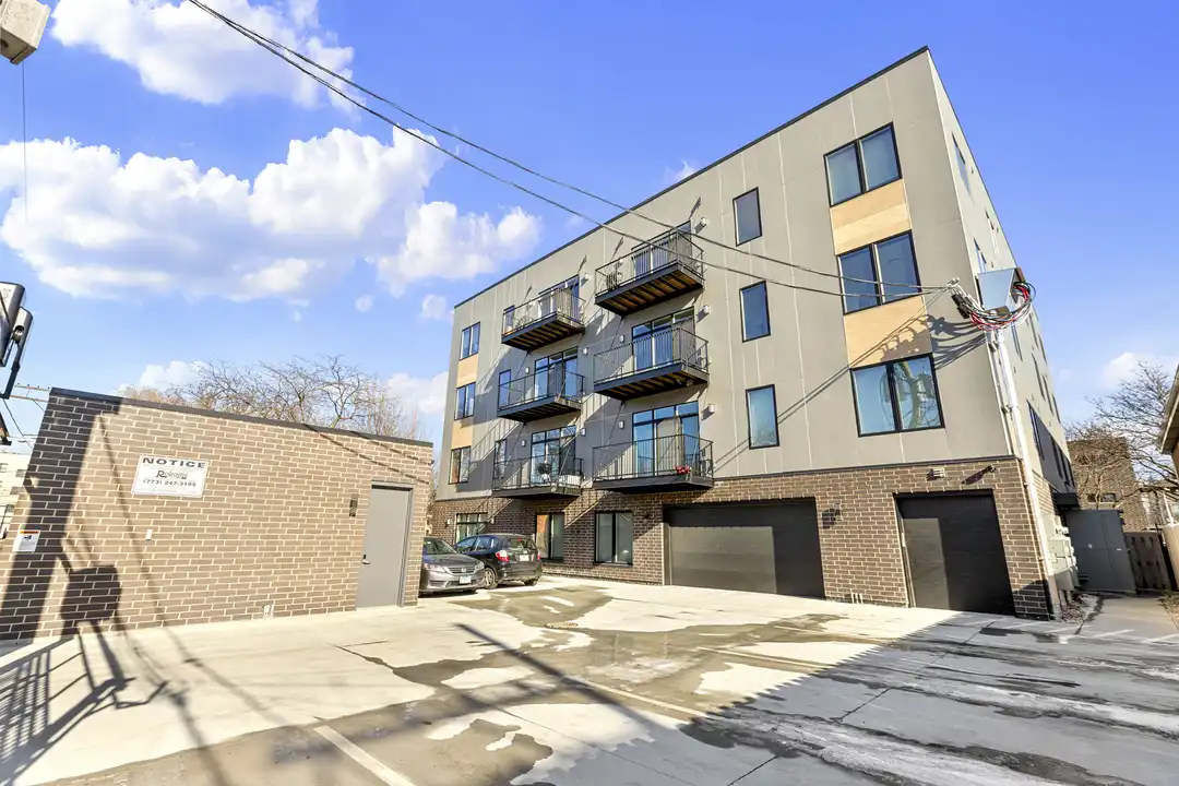 204 S Leavitt St unit 302 - View 2