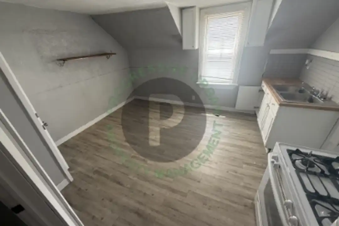 4067 E 57th St – photo 1