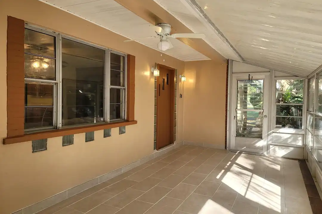 4362 W Midway Rd - More