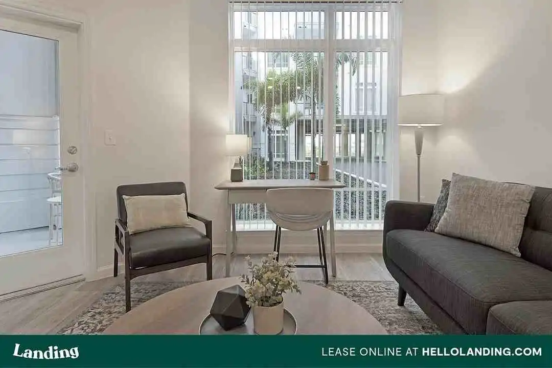 5256 International Dr. – pohled 2