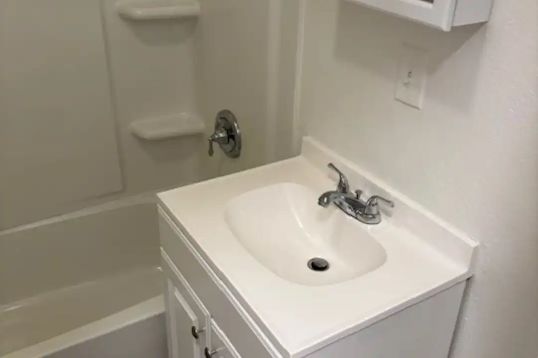 403 N School St unit 6 – photo 1 of 10