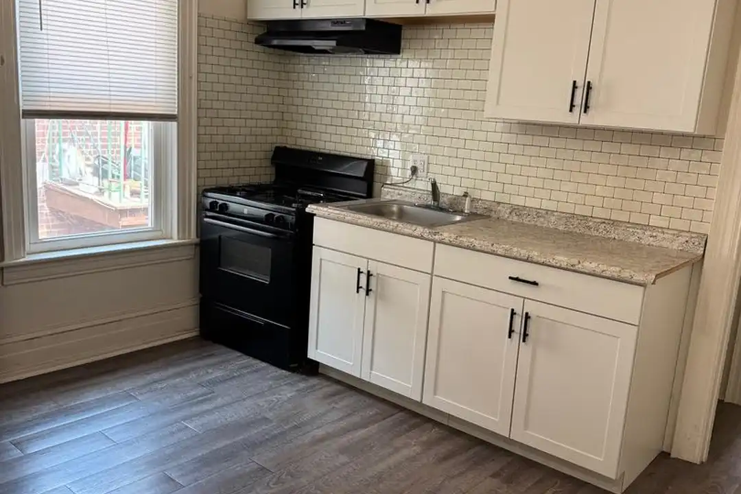 668 E Market St unit 2ND FLR – photo 1