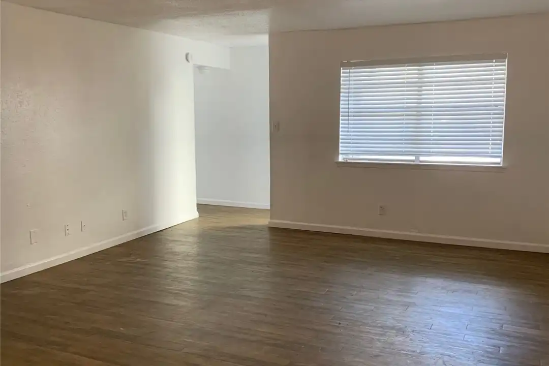 Apartment in Houston - View 5