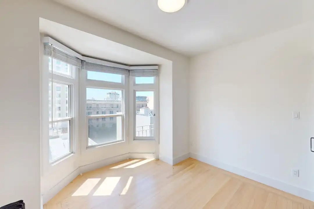 865 Sutter St - View 2