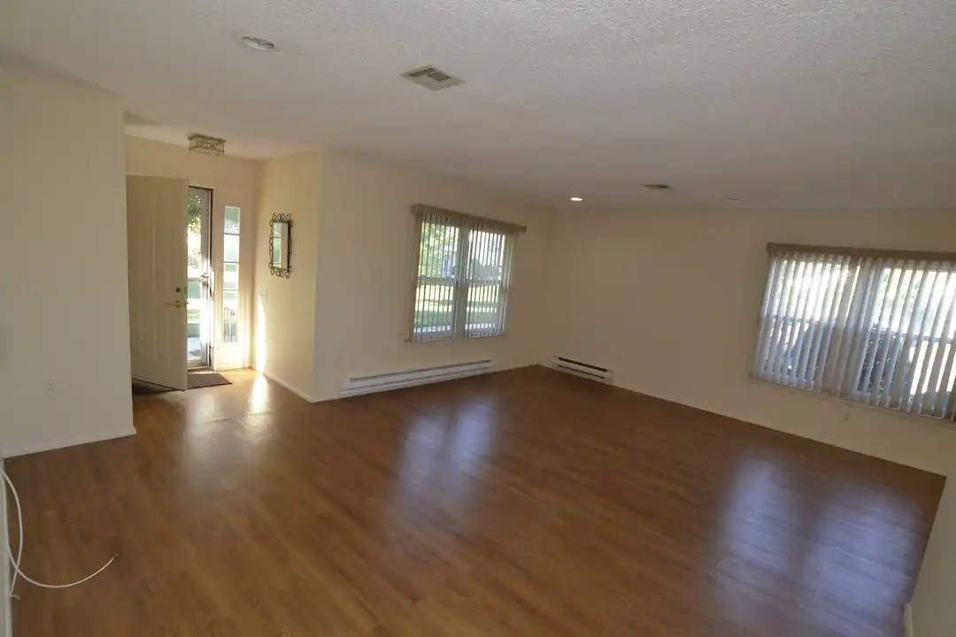 525 Belford Rd unit D - View 3