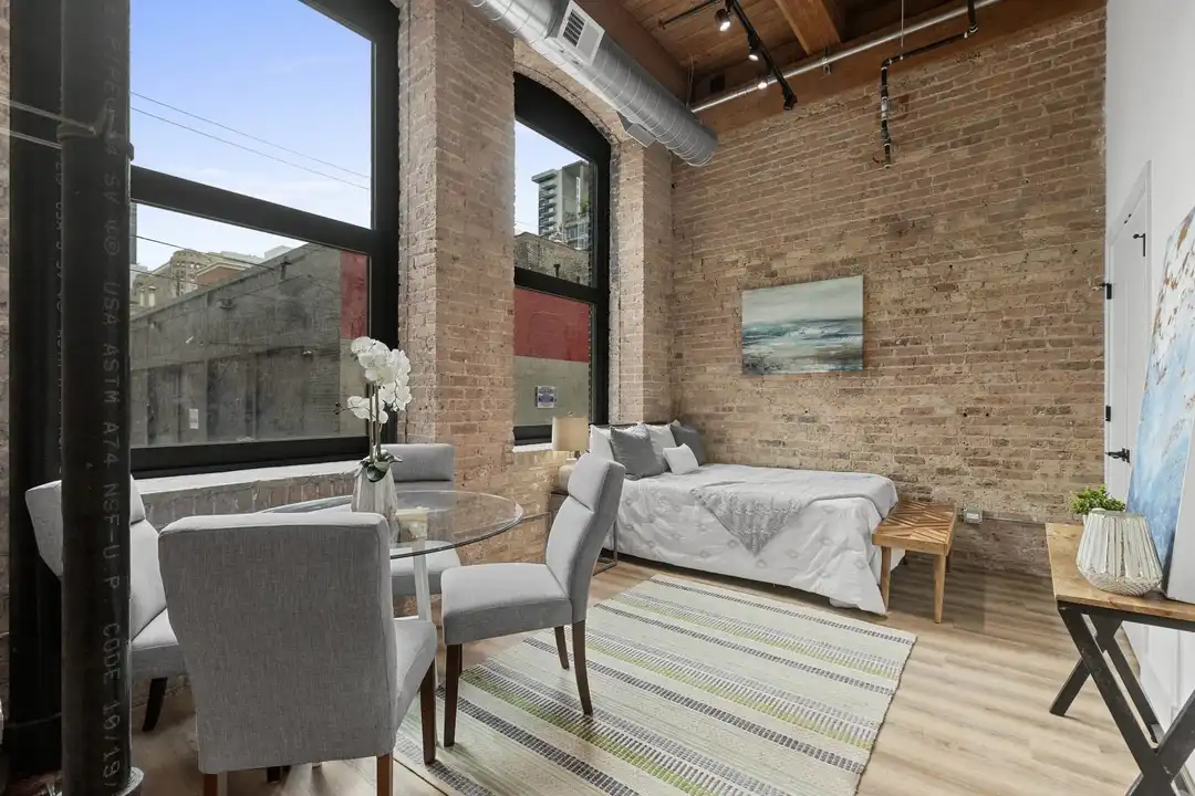 143 W Ohio St - View 3