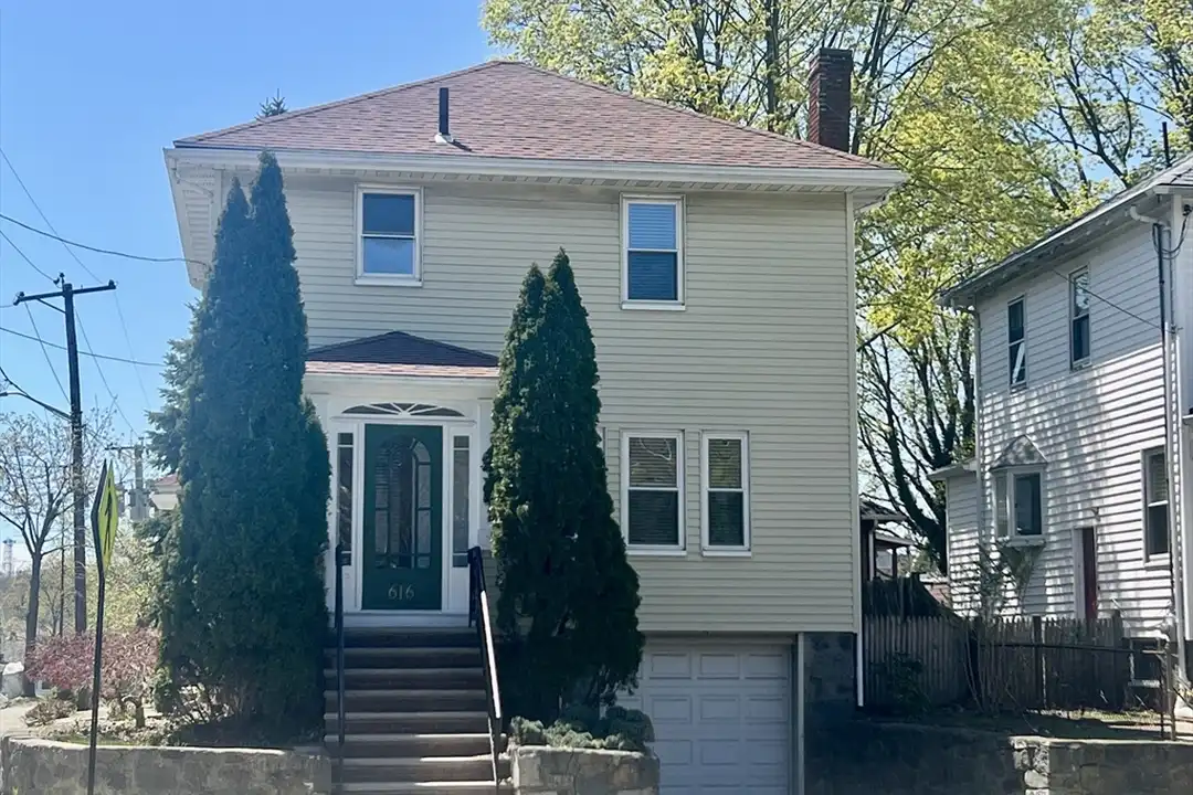 616 Adams St unit 1 – photo 1