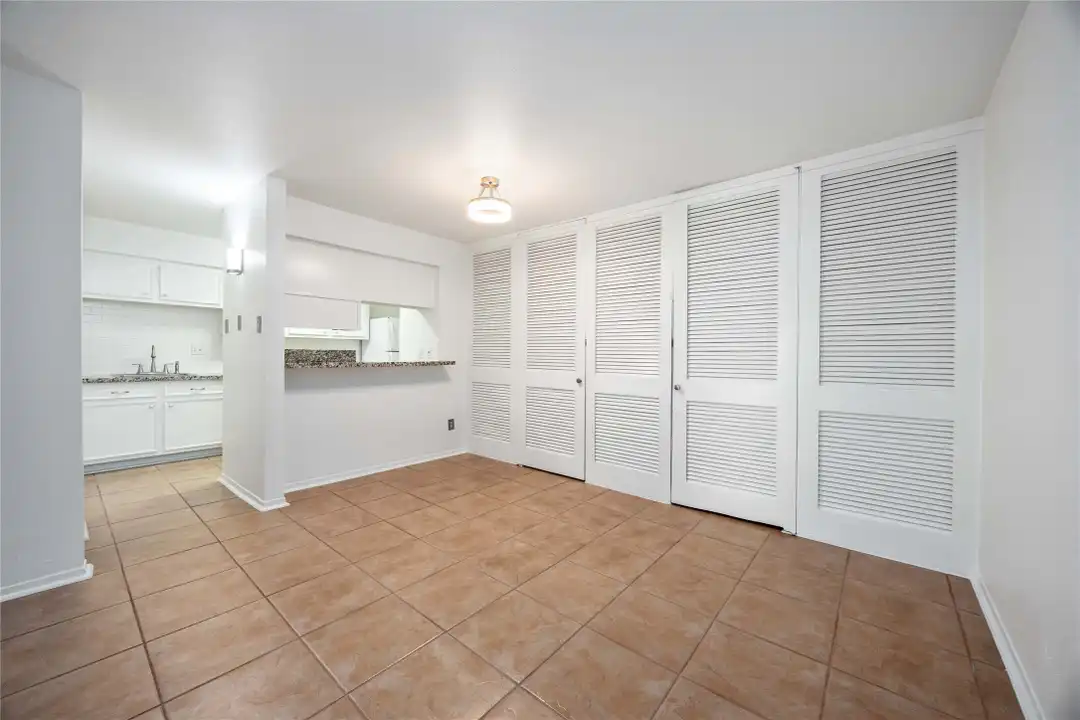 3131 Cummins St unit 3 - More