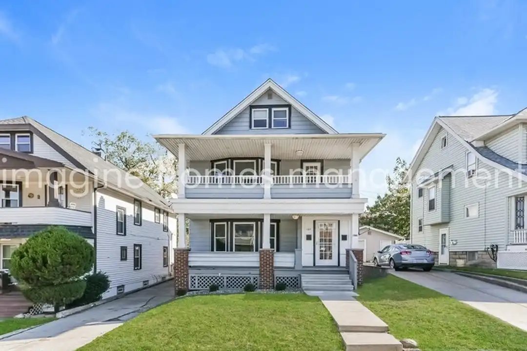 1327 Lakewood Ave – photo 1