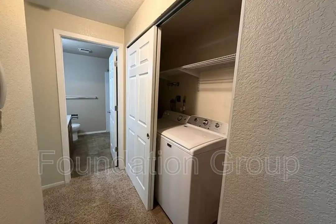 938 N 100th St unit 302 – pohled 6