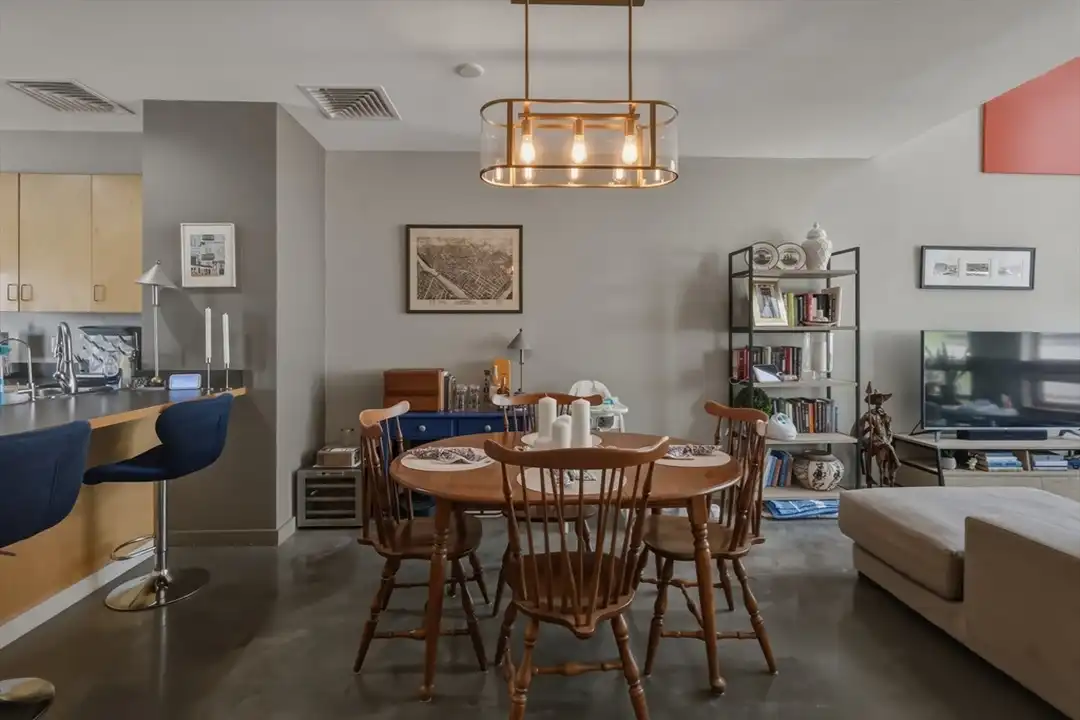 50 Athens St unit 2 – pohled 6