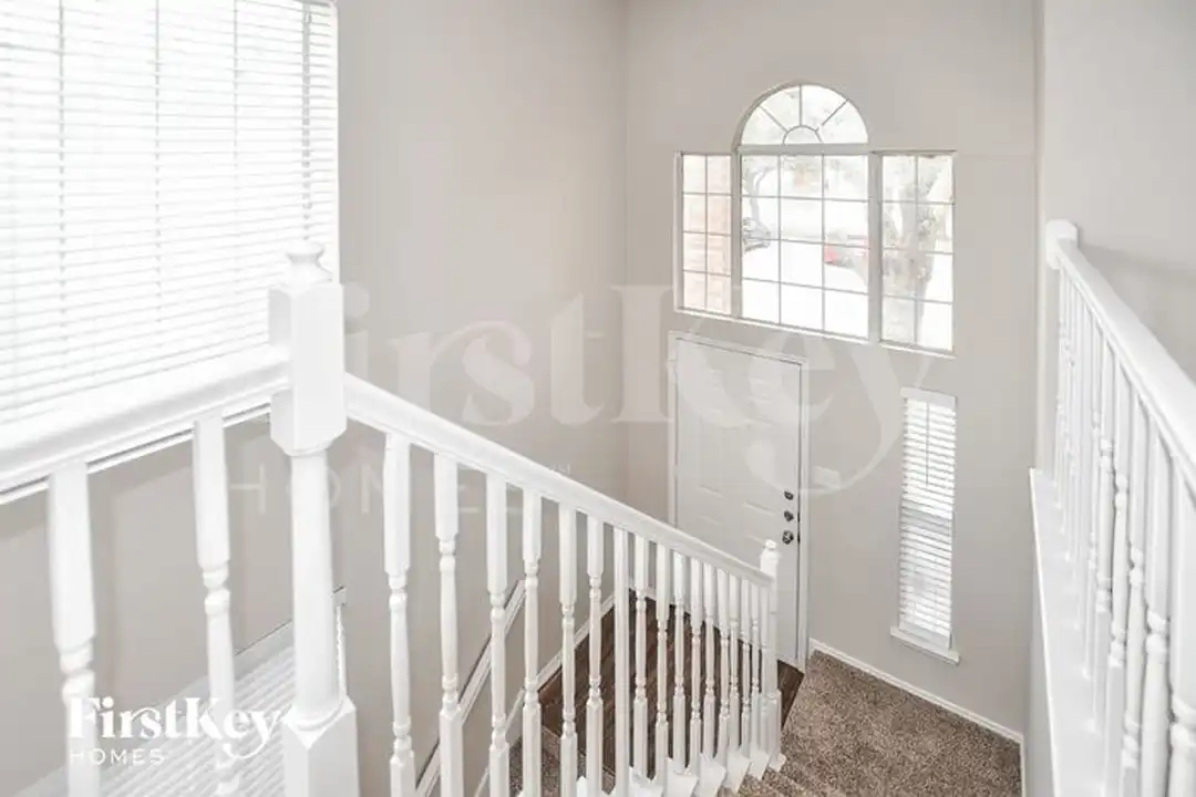 5116 Wedgewood Dr - View 2