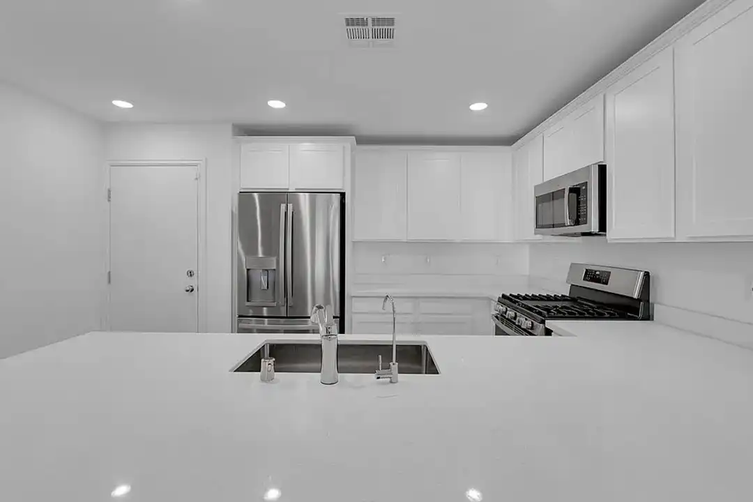 10772 Ditchburn Ct - More