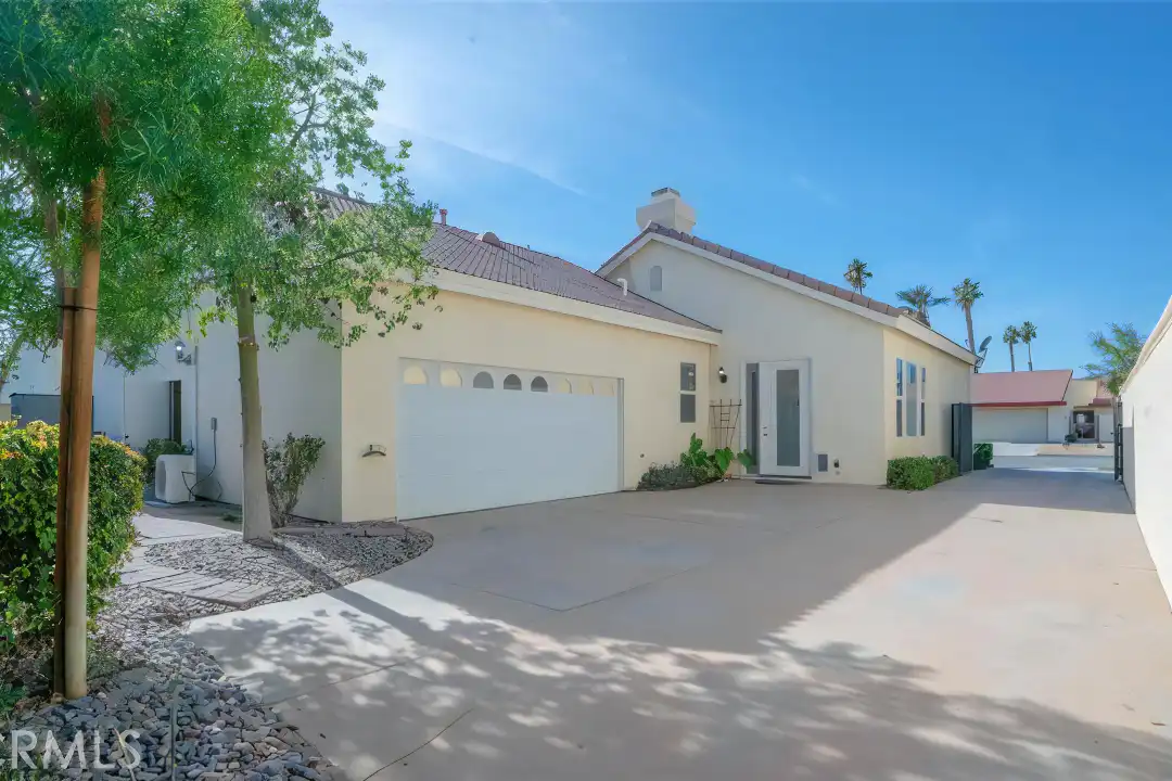 49142 Barrymore St - View 4