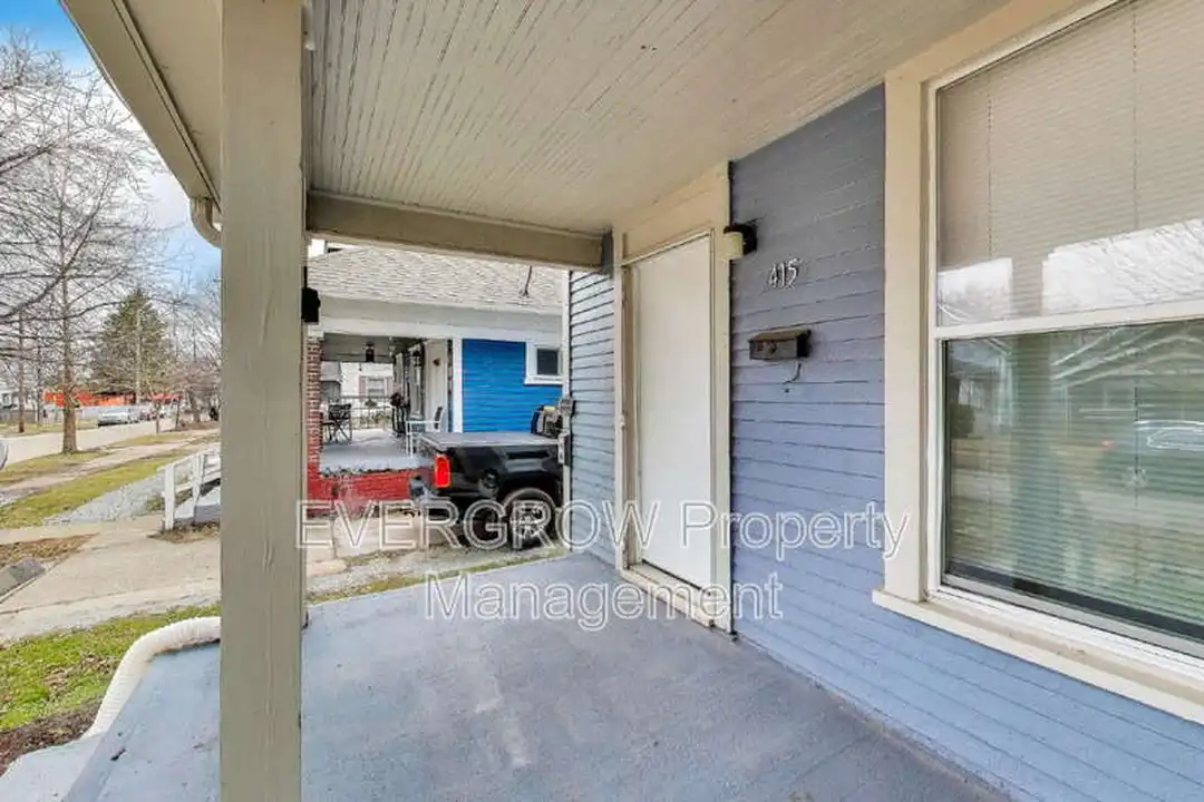 415 N Oxford St – pohled 4