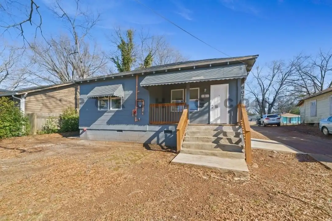 907 Maple Ave SE unit 1 - View 2