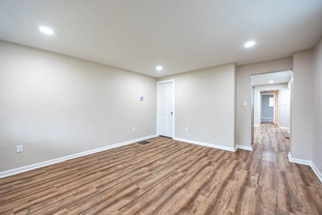 106 Blythe Rd - View 2