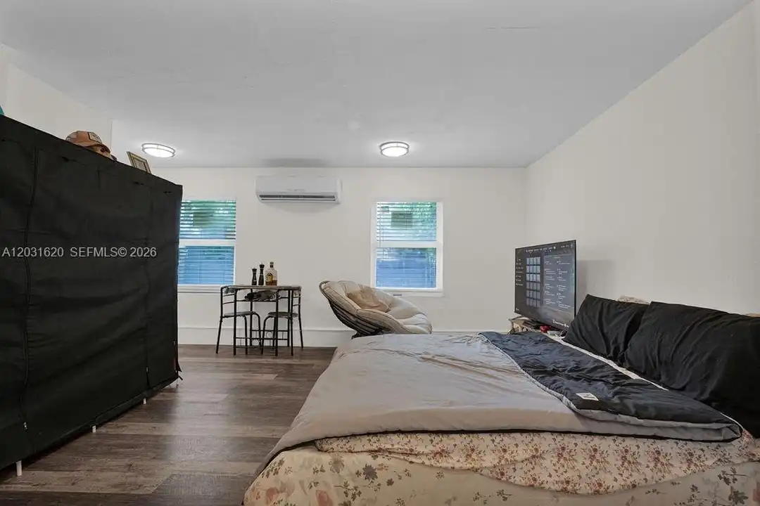 Apartment in Miami - View 4