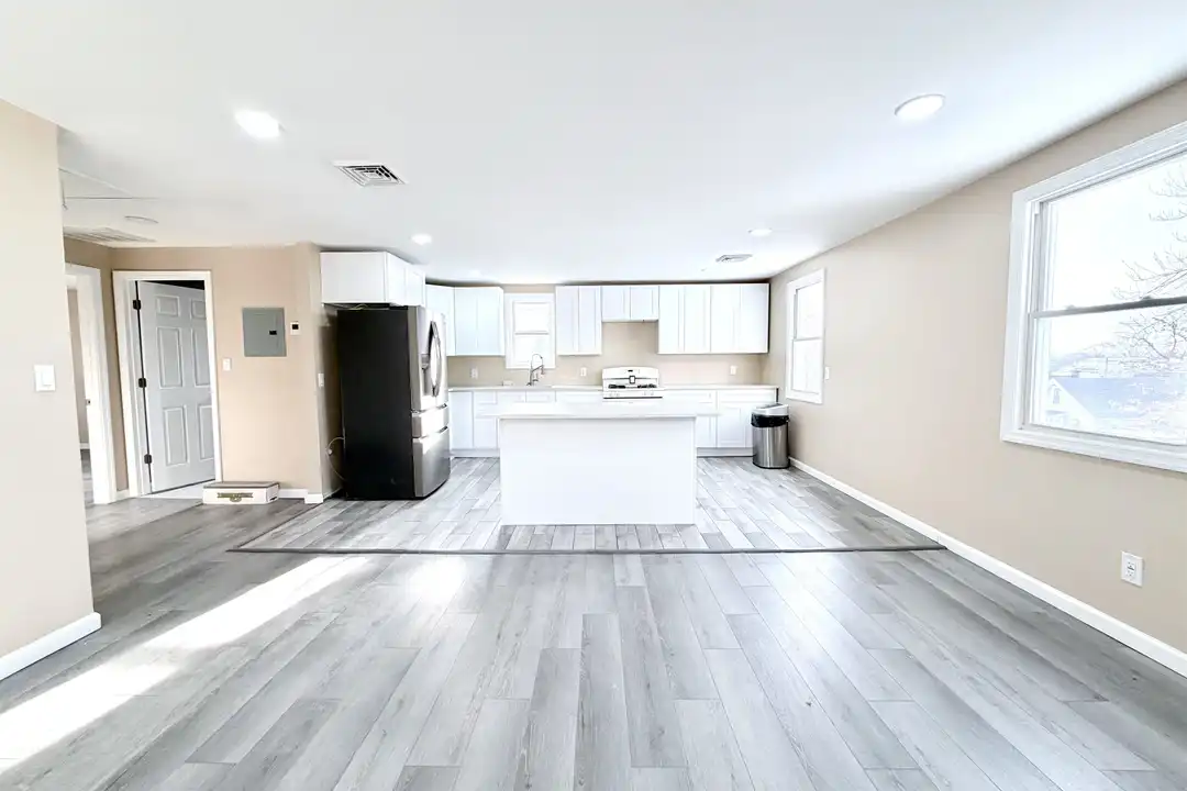 1572 Summit Ave unit 2 - View 6