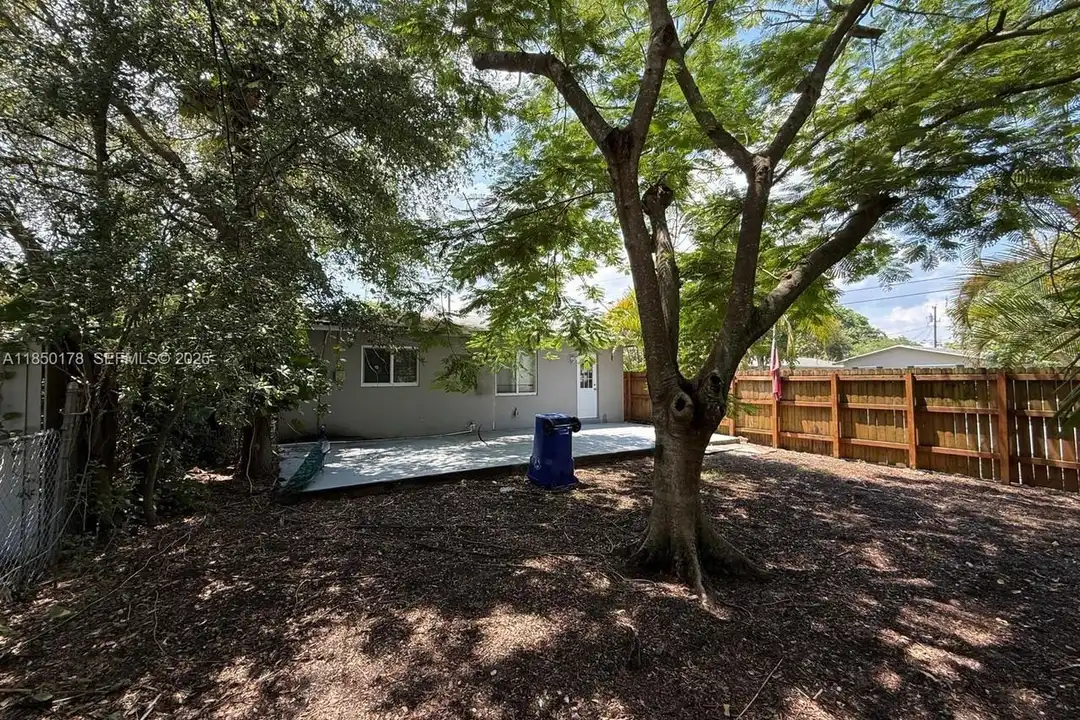 600 NW 18th Ave unit #E - View 4