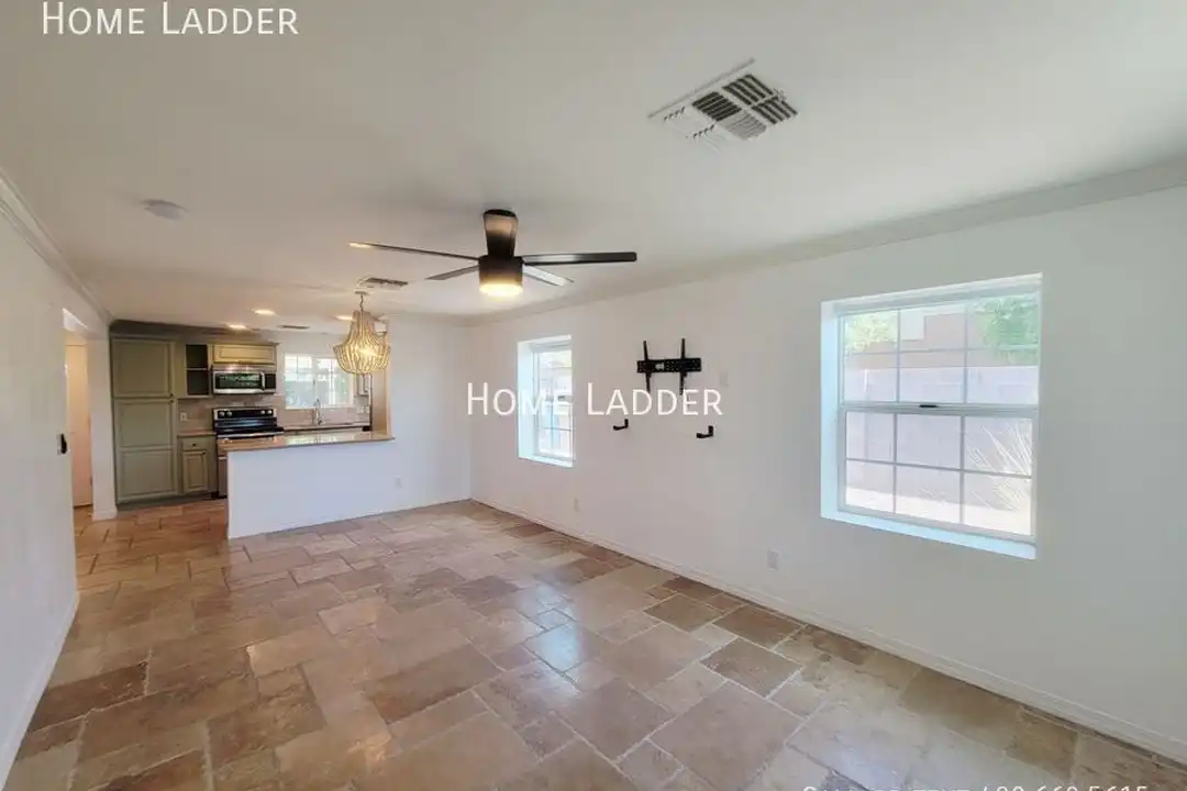 4201 N 19th St - View 3