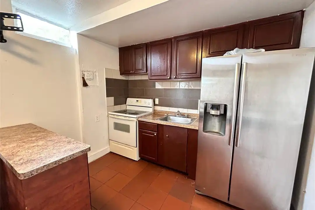 112 Newton Rd #BACK – photo 1 of 11
