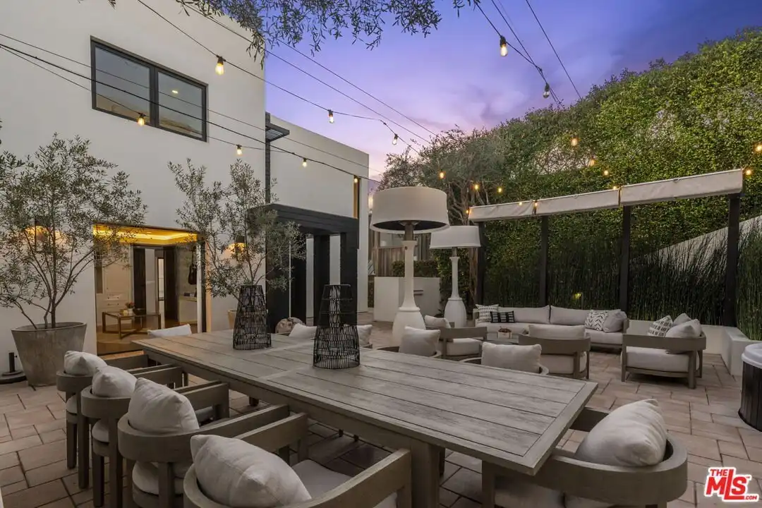24146 Malibu Rd - View 4