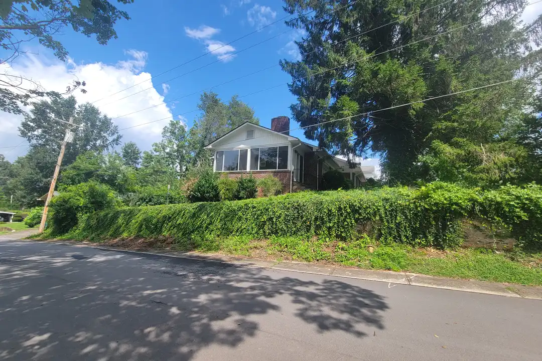 52 Central St – photo 1 of 30