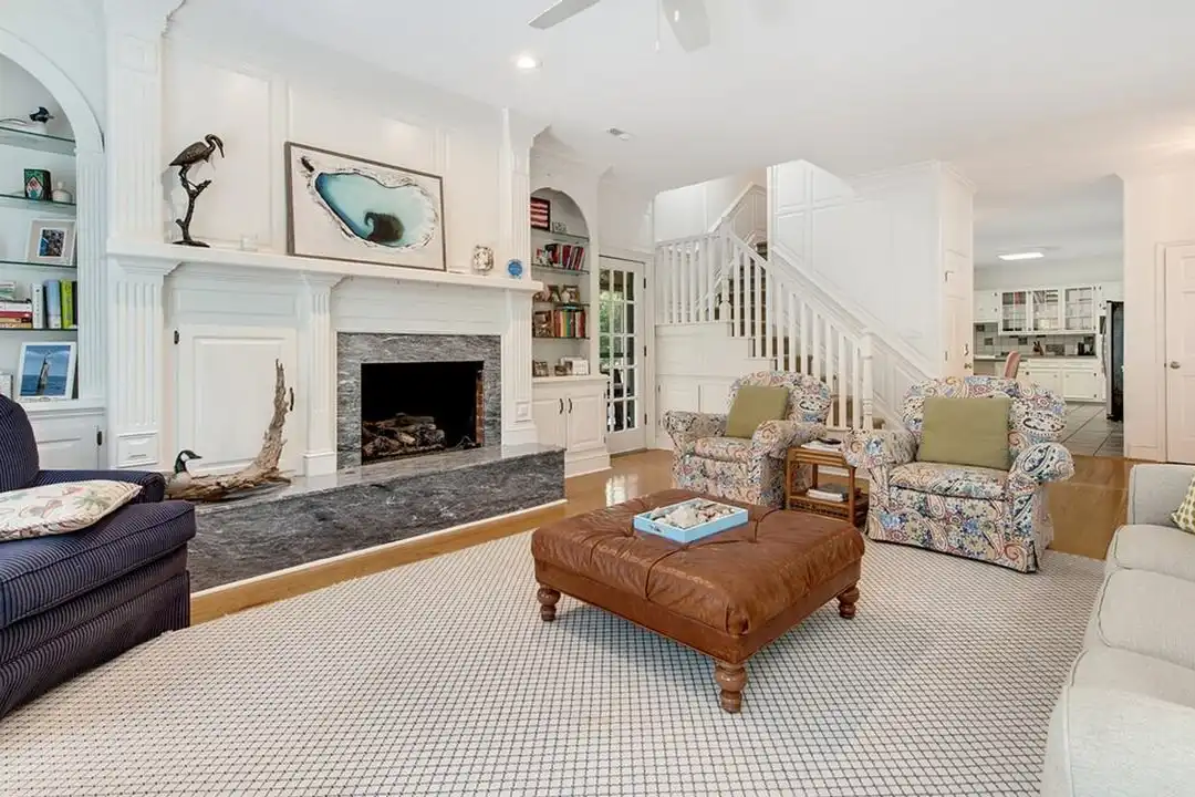 Apartment in Georgetown - View 3