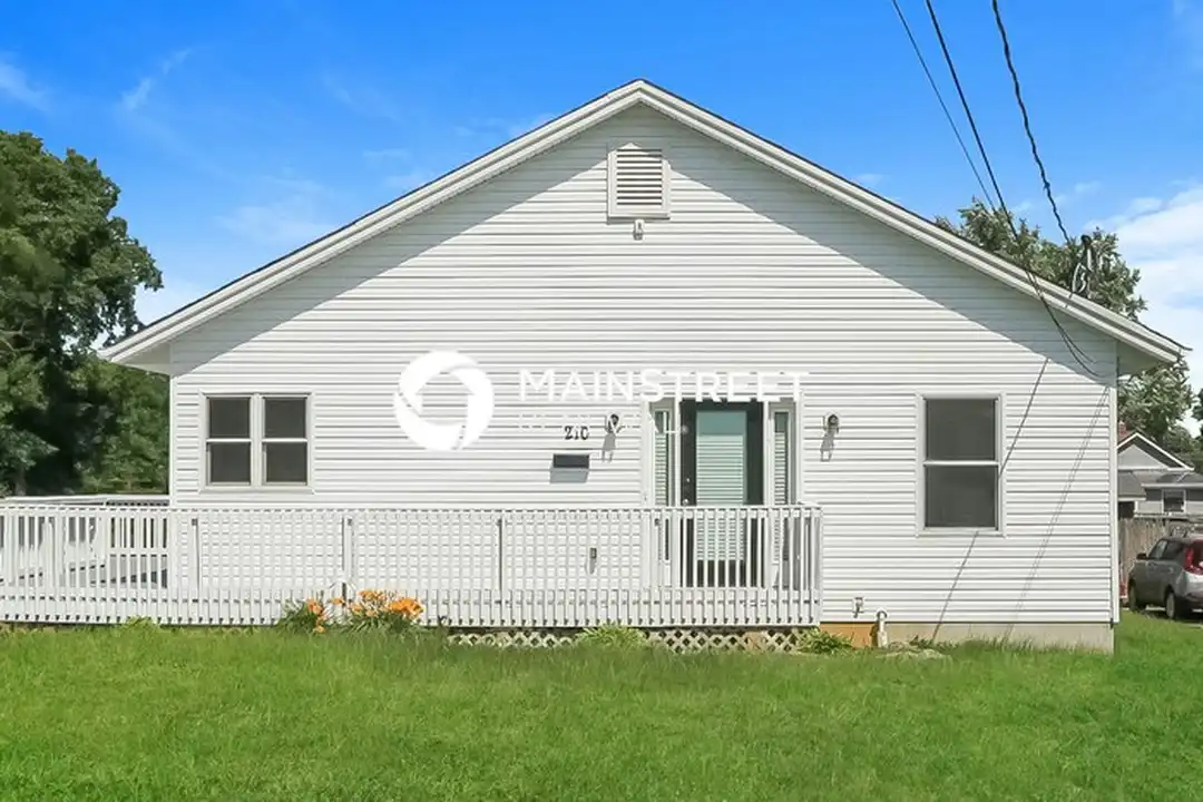 210 Frank St – photo 1