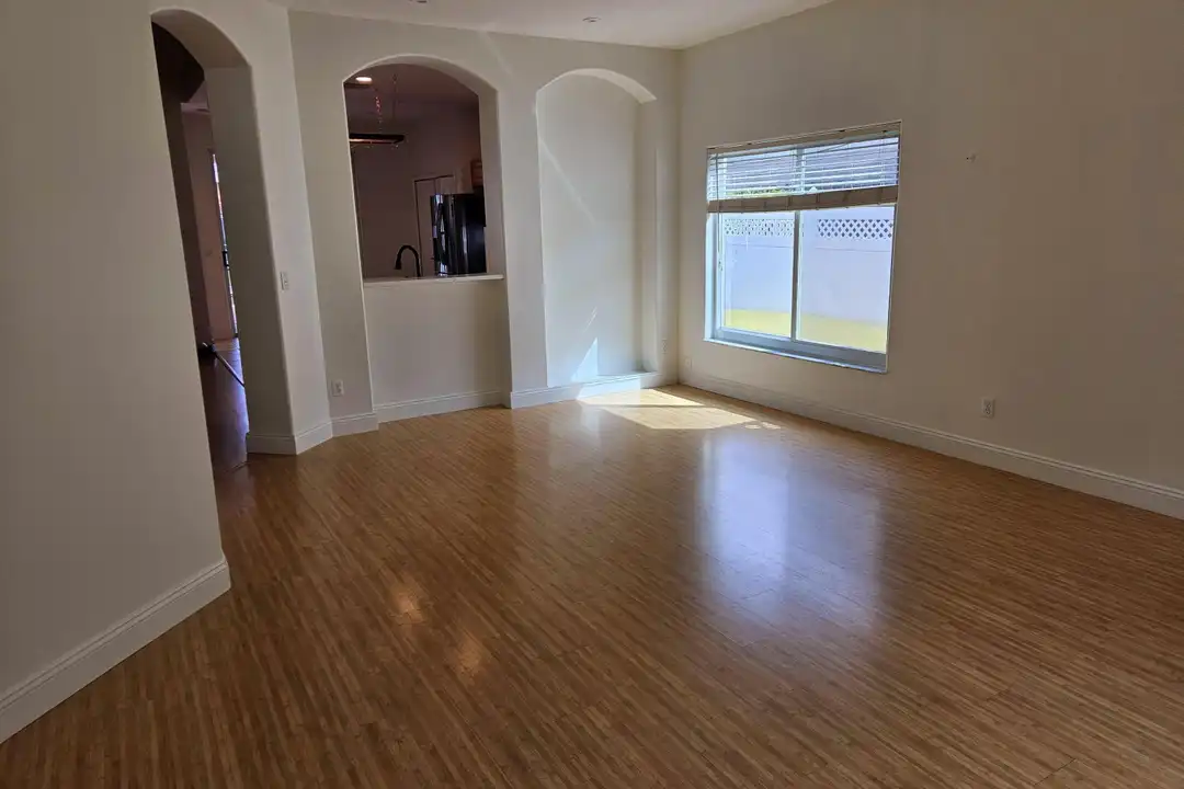1105 Anchor Point - More