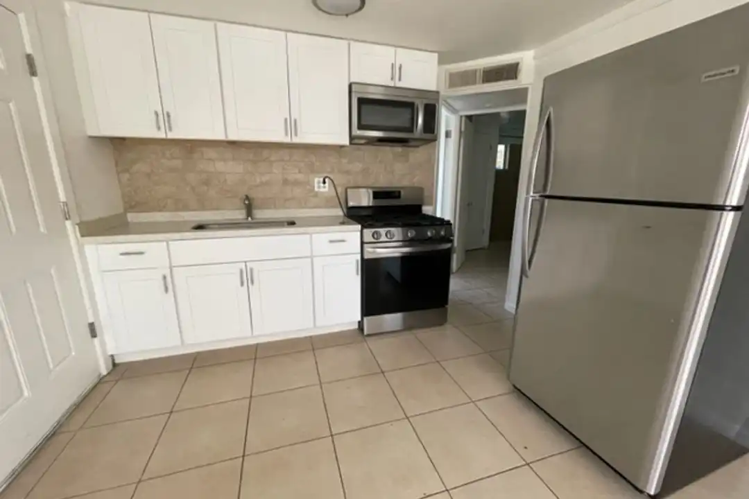 2126 W Orangewood Ave unit 2128 - View 6