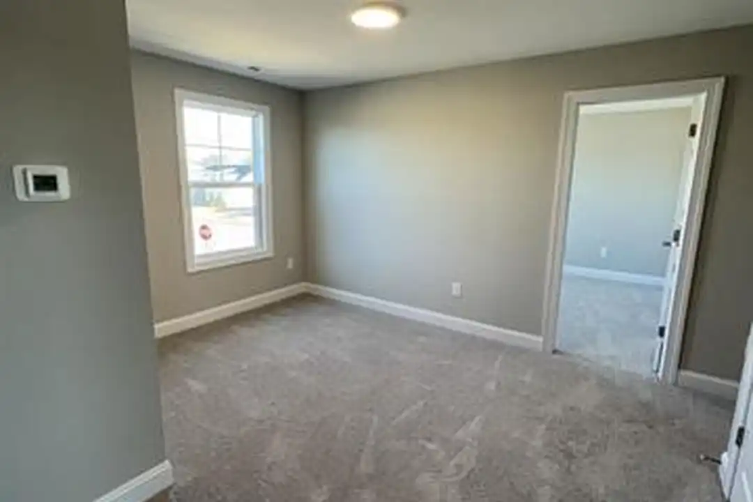 21 Wildlife Pkwy - More