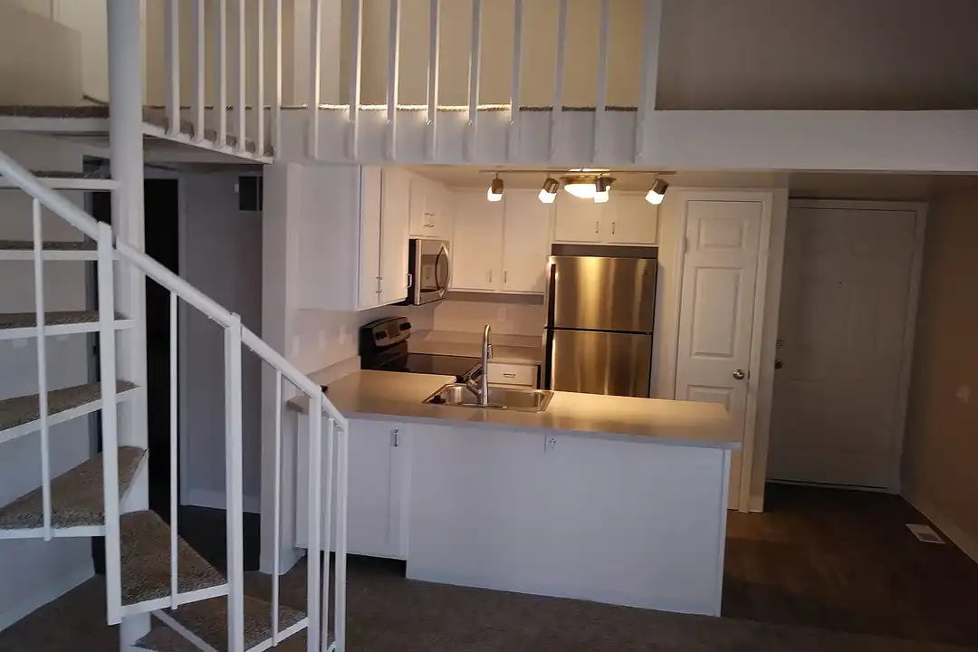 Victoria Inn Apts - View 2