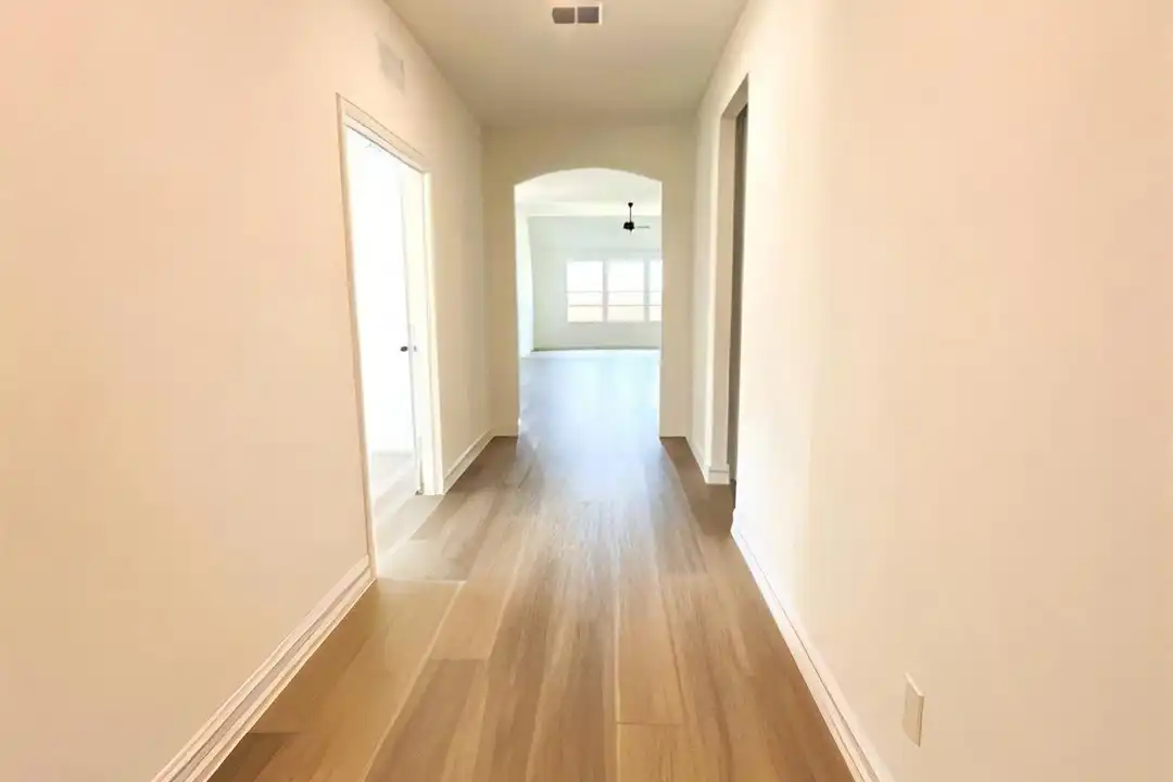 4349 Noble Ln - View 3