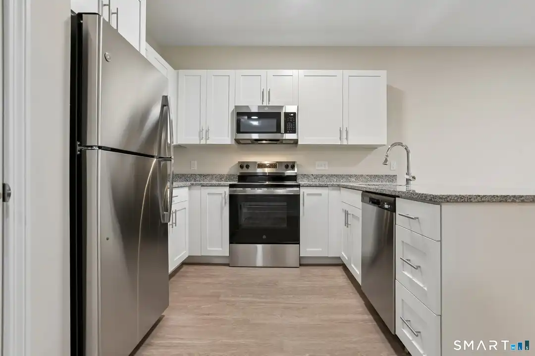 55 Steele Blvd #302 – photo 1 of 15