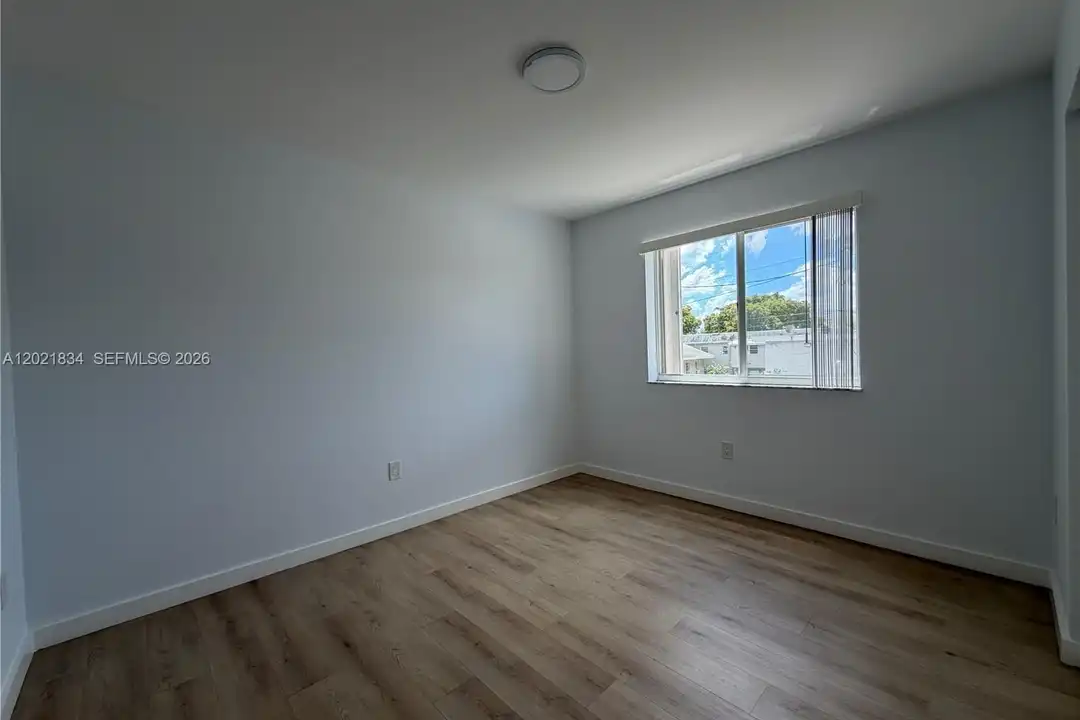 717 SW 11th Ave #204 - View 6