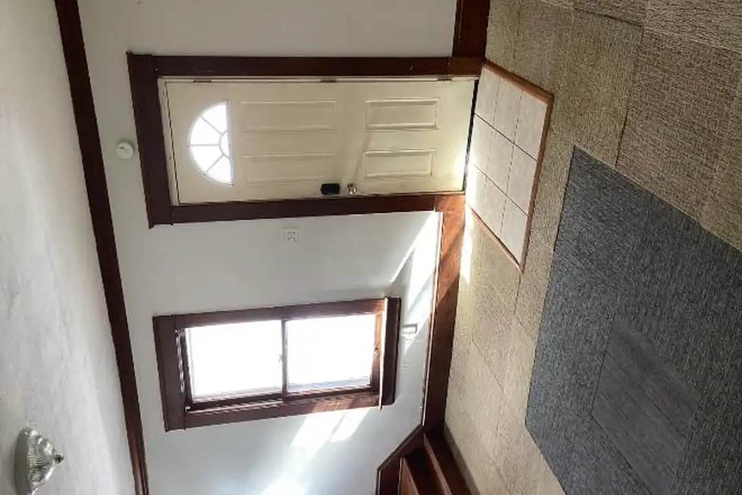 102 Hunt Ave - View 2